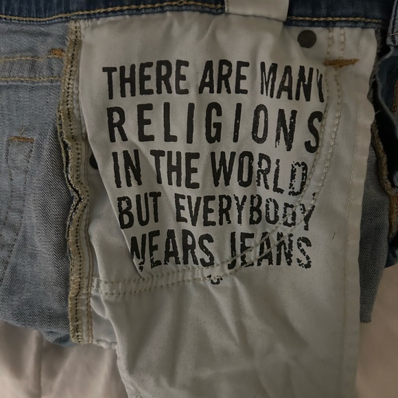 true religion shorts - Picture 4 of 4